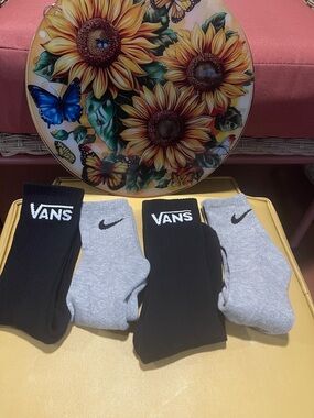 Vans & Nike Men's Crew Socks Pack - Black and Gray